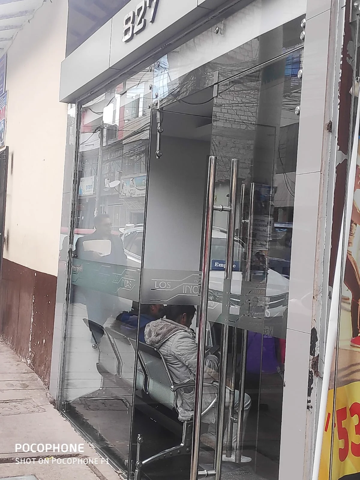 Puerta de vidrio para acceso comercial